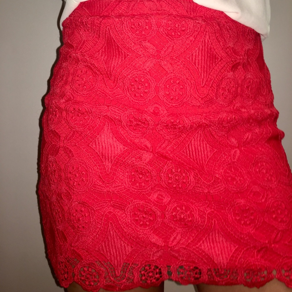 LACE MINI SKIRT